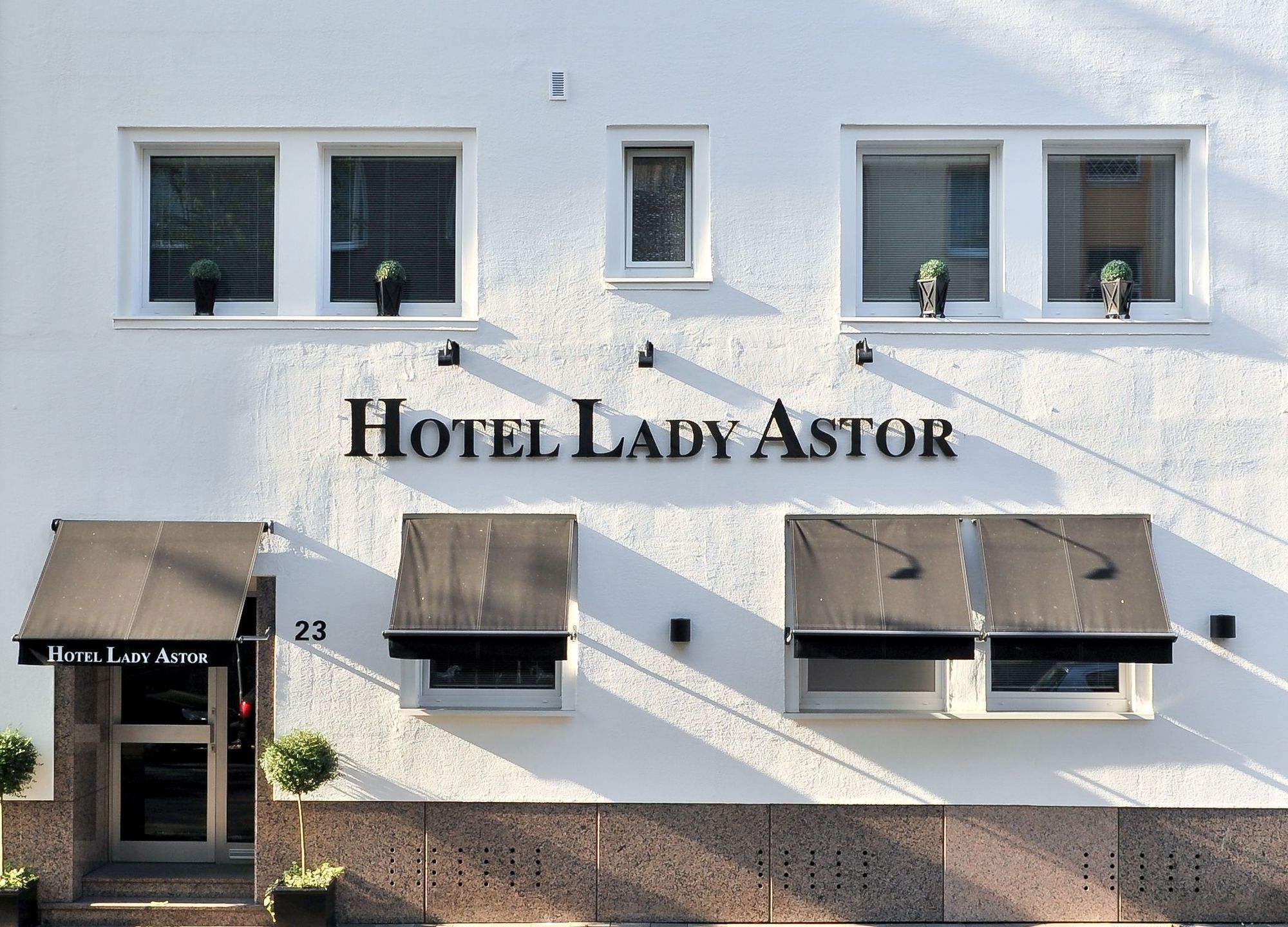 Hotel Sir & Lady Astor Dusseldorf Exterior photo